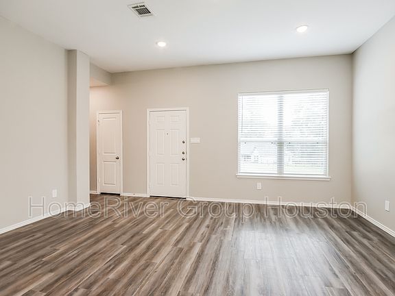 2nd image of 10382 Royal Damon Dr