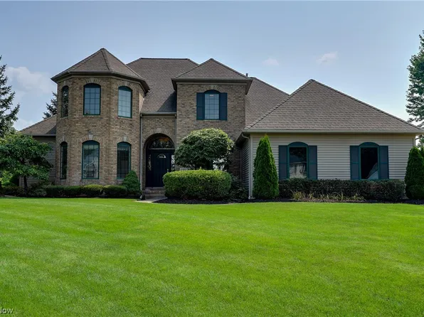 5357 Deercrossing, Sheffield Lake, OH 44054