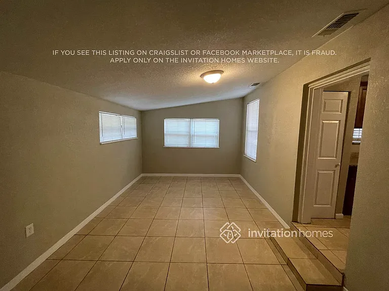 939 Lakewood Ave — Photo 3