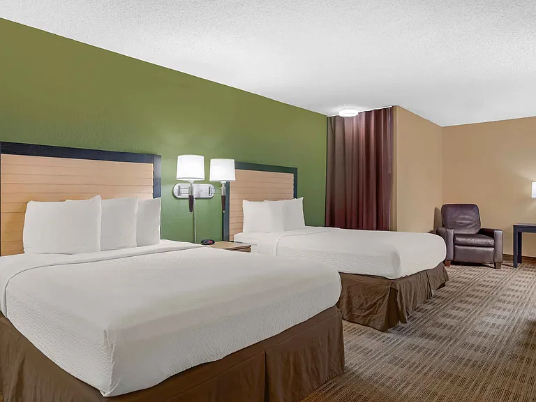 Studio Suite - 2 Full Beds