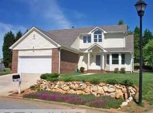 3611 Scarlet Haw Ct, Greensboro, NC 27410