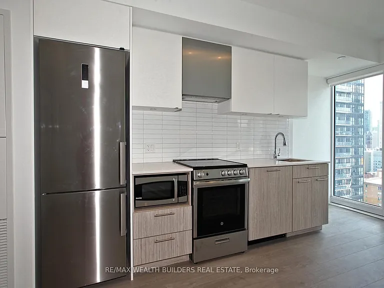 251 Jarvis St E #2107 — Photo 15