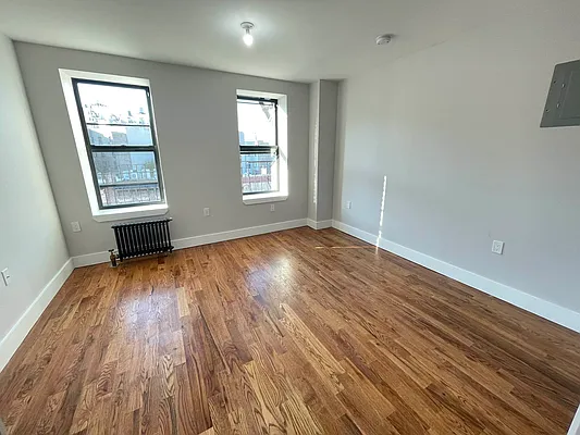 Rented by Tapiro Realty | media 20