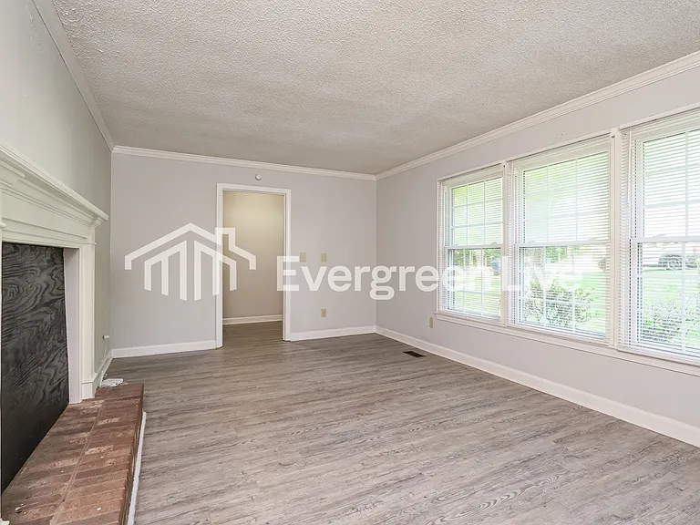 4857 Stonewall St — Photo 6
