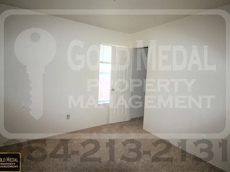 2806 Cantabrian Dr — Photo 8