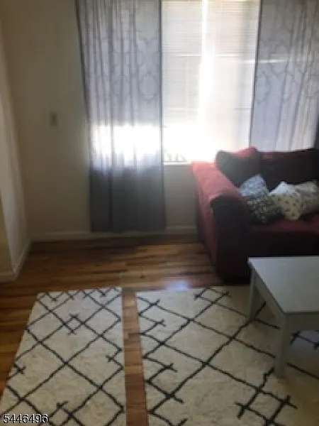 1 bed, 1.0 bath, $1,925 — Photo 3