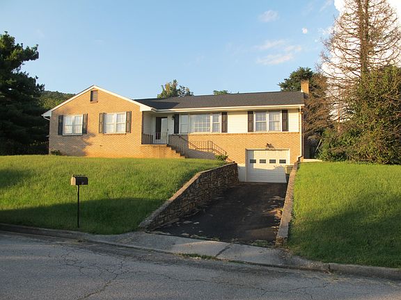 2nd image of 1519 Brushy Mountain Dr
