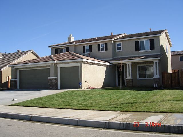 Front view of home