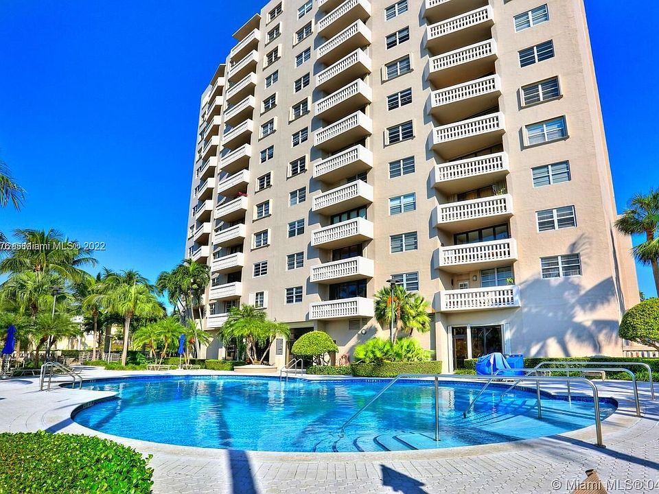 1st image of 90 Edgewater Dr APT 703