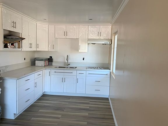 3rd image of 1944 Sichel St APT 4