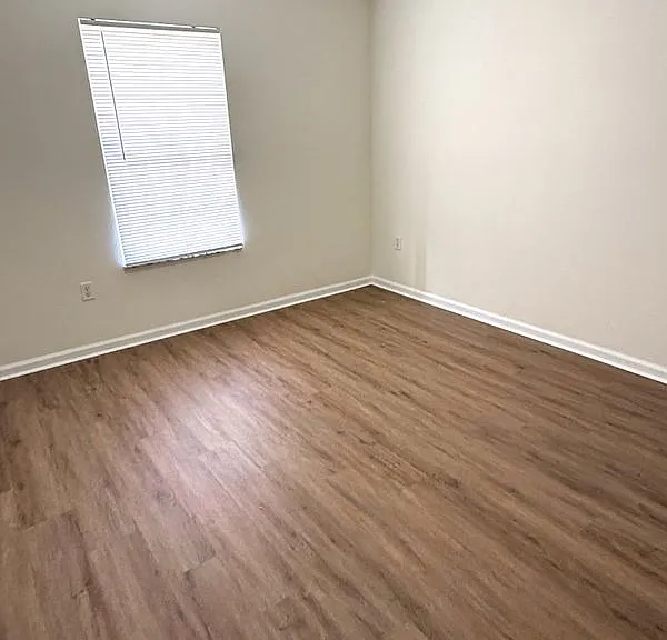 1111 SW Yorktown Gln — Photo 18