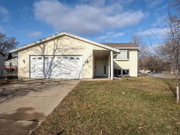8065 Camden Ave N, Brooklyn Park, MN 55444
