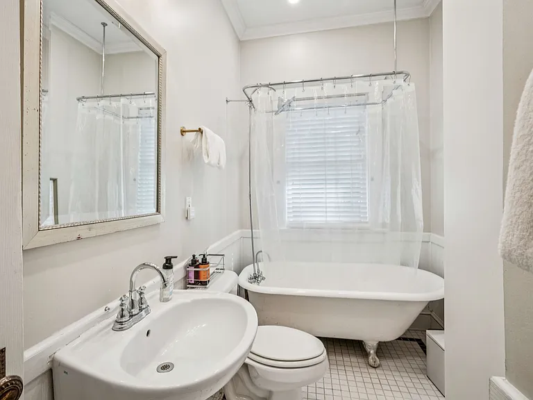 1052 Alta Ave NE — Photo 6