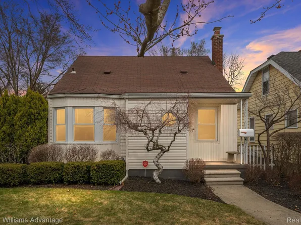 2290 Princeton Rd, Berkley, MI 48072