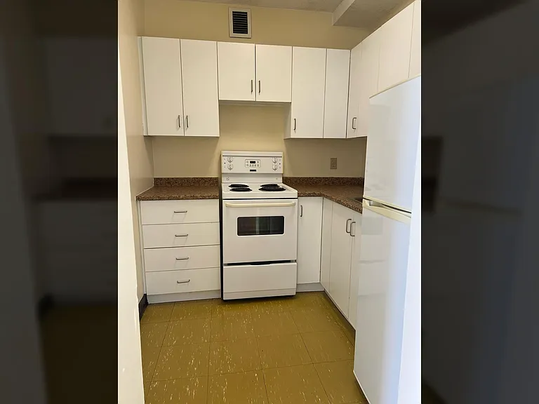 401 Princess St — Photo 22
