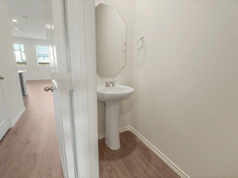 312 Arbor Dr — Photo 6