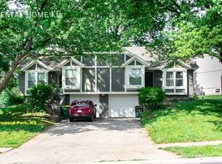 8336 Carter St, Overland Park, KS 66212
