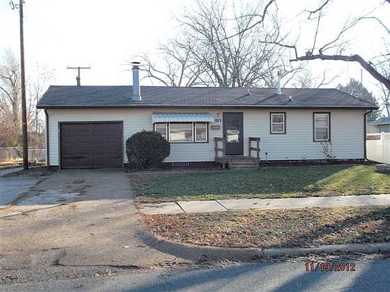 1st image of 1813 Roach St