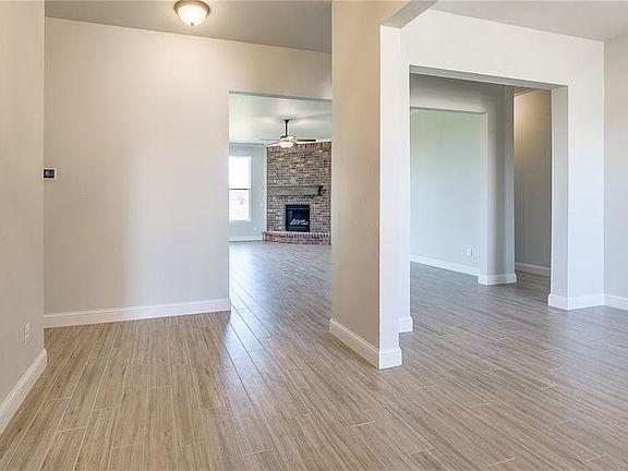 4th image of 2909 Bens Cir