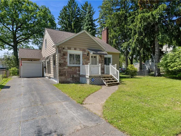 67 Langford Rd, Rochester, NY 14615