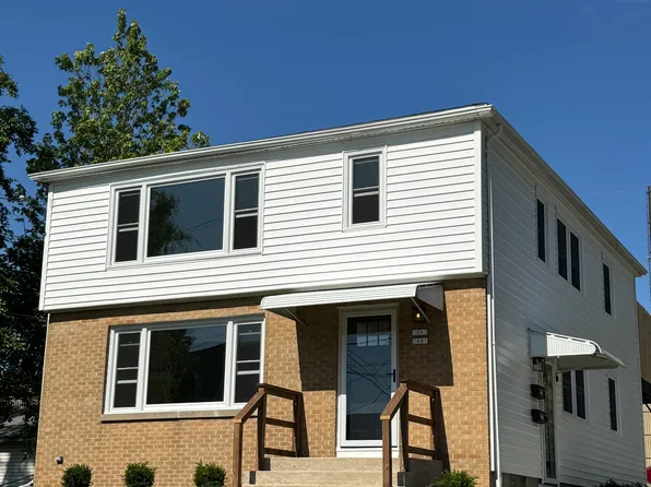 2881 S Linebarger Ter, Milwaukee, WI 53207