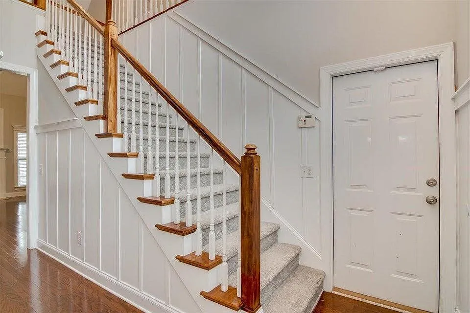 4 bed, 2.5 bath, 2060 sqft, $1,995 — Photo 3