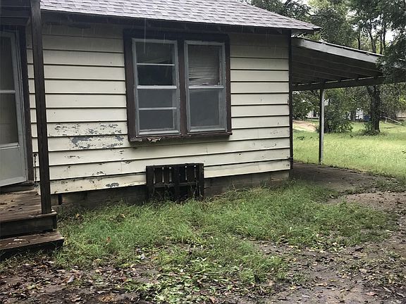 2nd image of 527 W College Ave