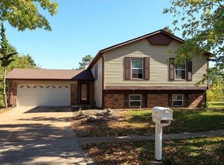 806 Catania Dr, Ballwin, MO