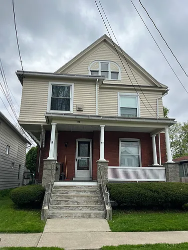 93 Maple St Photo 1