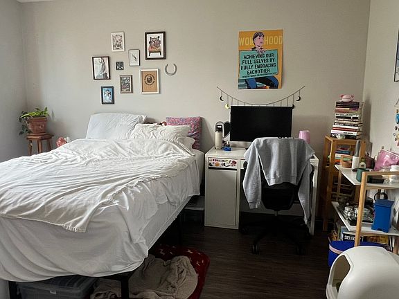 4th image of 24-20 29th St #32