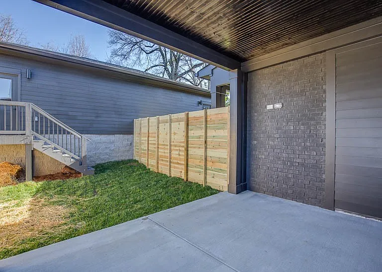 1304A Pillow St — Photo 39