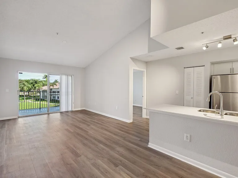 Waters Edge Delray — Photo 27