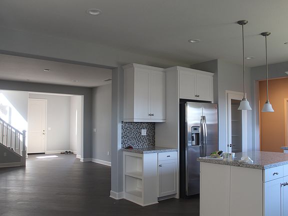 4th image of 13946 Burdock Dr