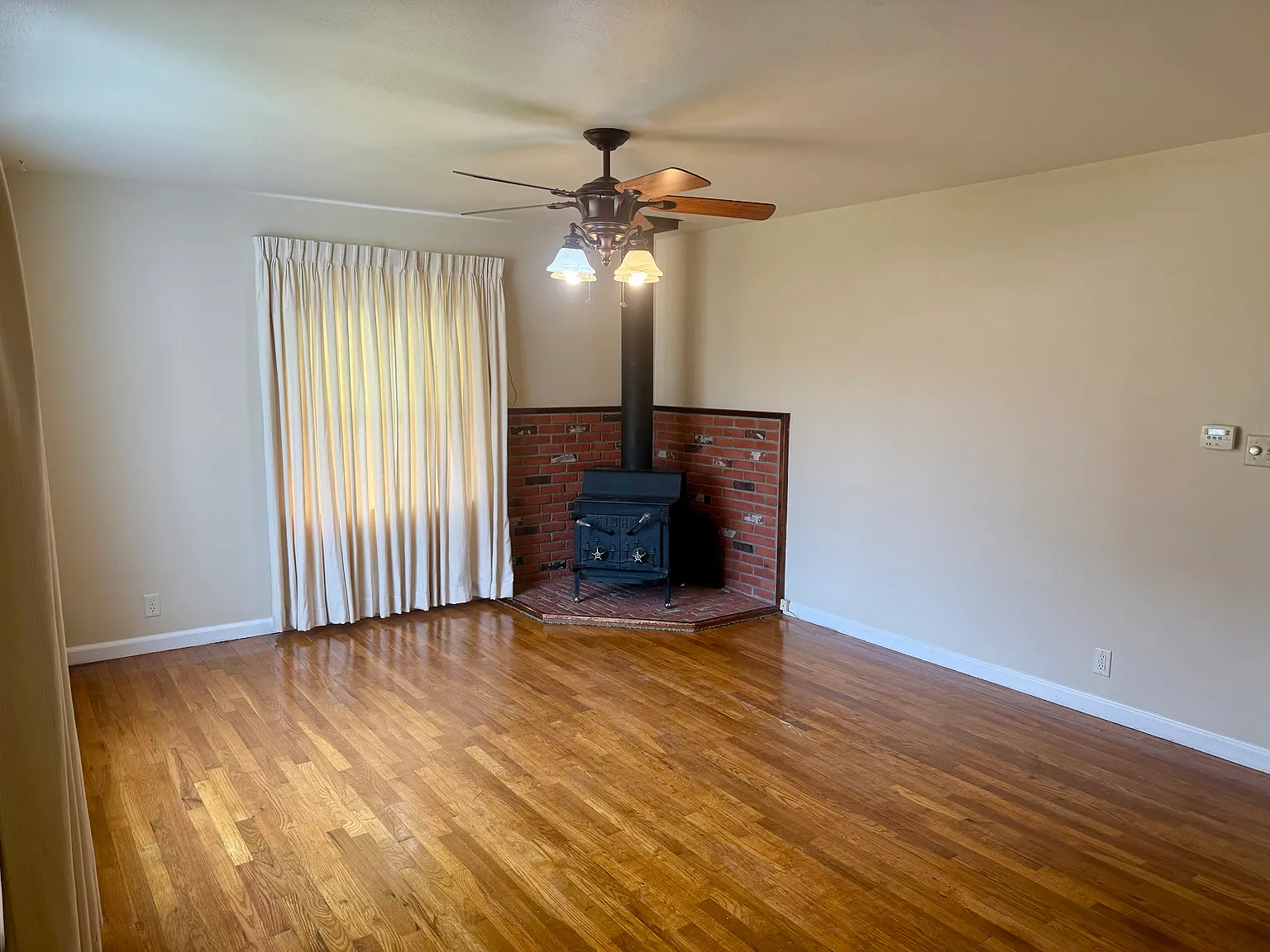 2 bed, 1095 sqft, $2,150 — Photo 3