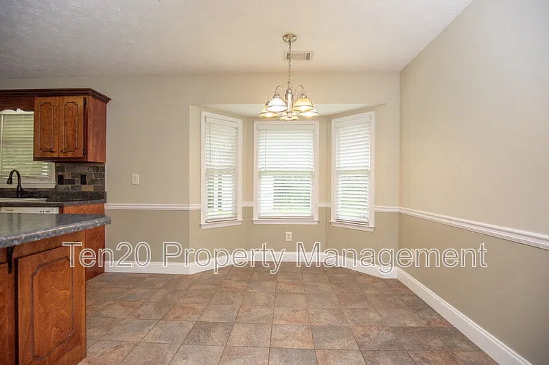 3 bed, 2.0 bath, 1258 sqft, $1,550 — Photo 4