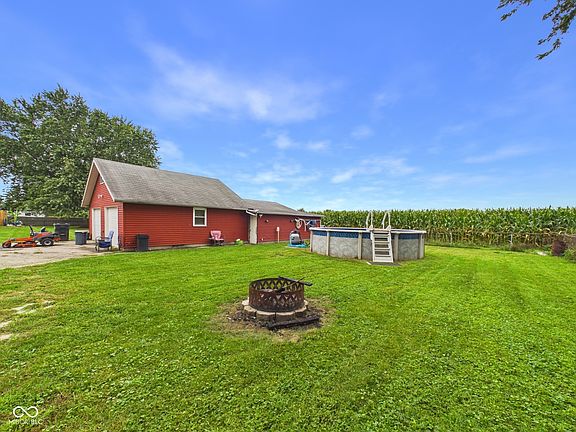4th image of 2868 E State Road 236