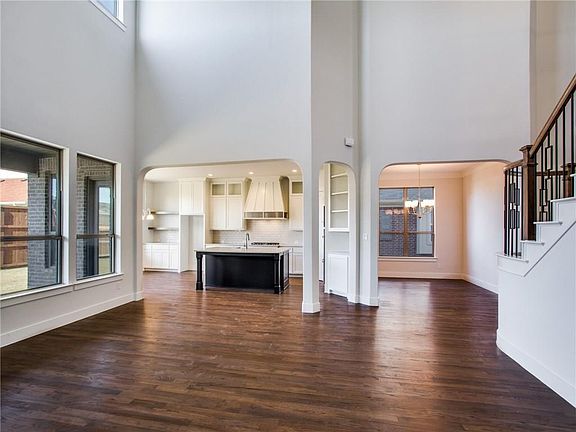 4th image of 10433 Wintergreen Dr