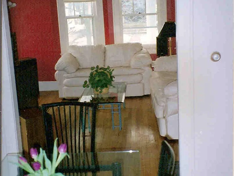 545 Clarendon St — Photo 4