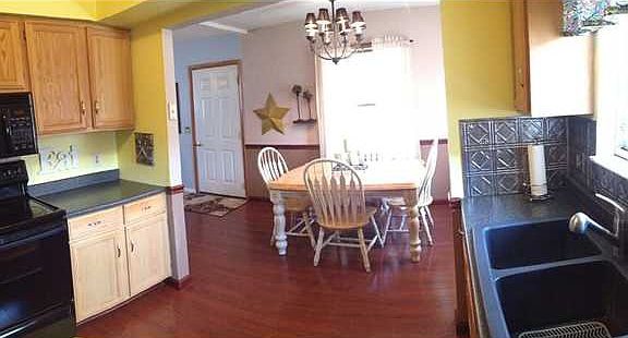 3rd image of 108 Rossway Ave