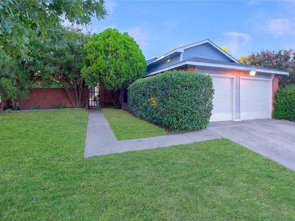 4701 Poppy Dr E, Fort Worth, TX 76137