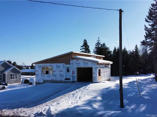 34 Burman St, Sackville, NB E4L 0E7