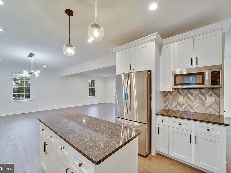 274 Oak Ave — Photo 7