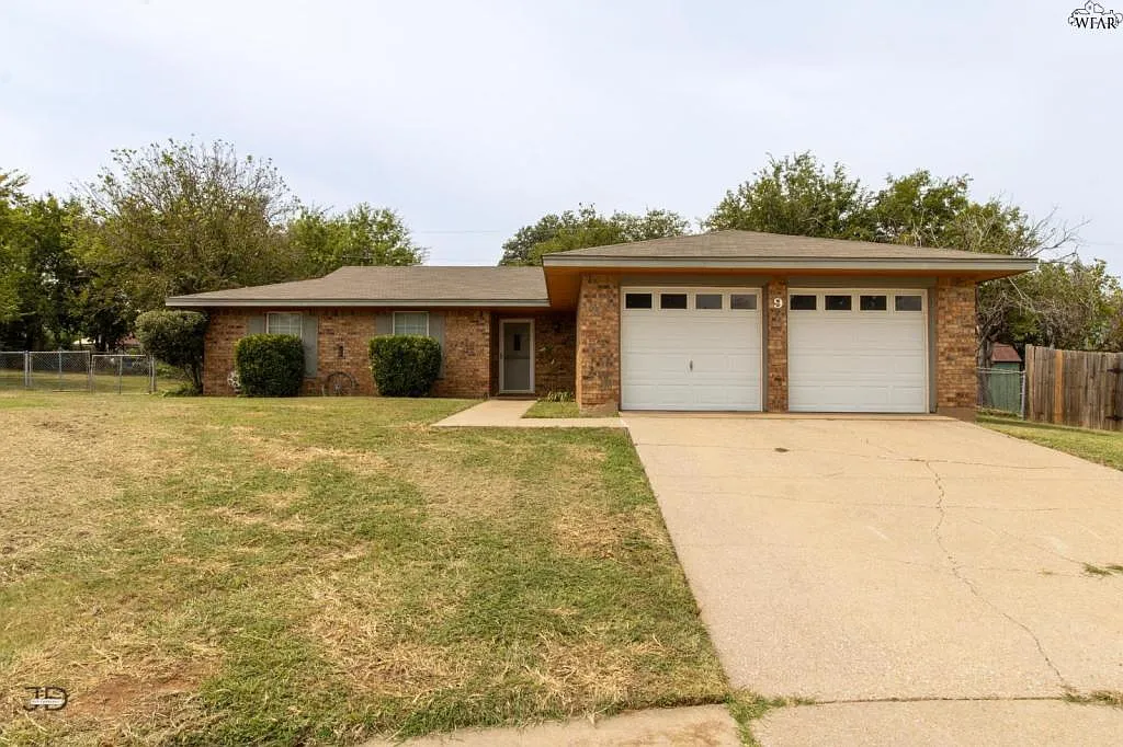 9 Lackland Cir — Photo 1