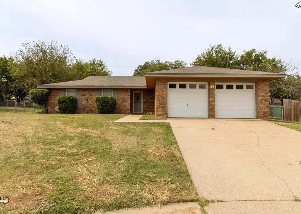 9 Lackland Cir