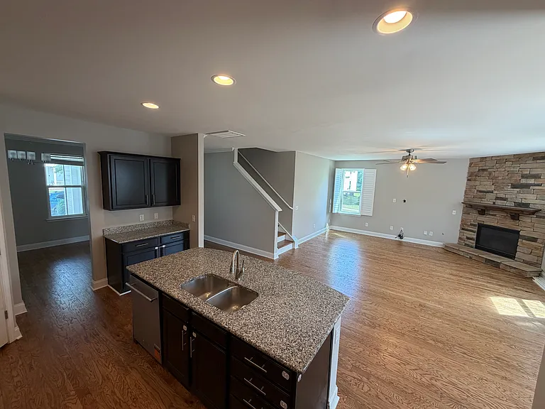 1168 Amelia Park Dr — Photo 10