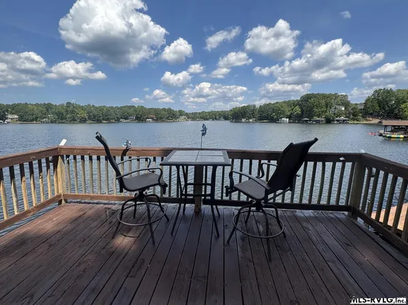 294 Fox Den Dr, Bracey, VA 23919