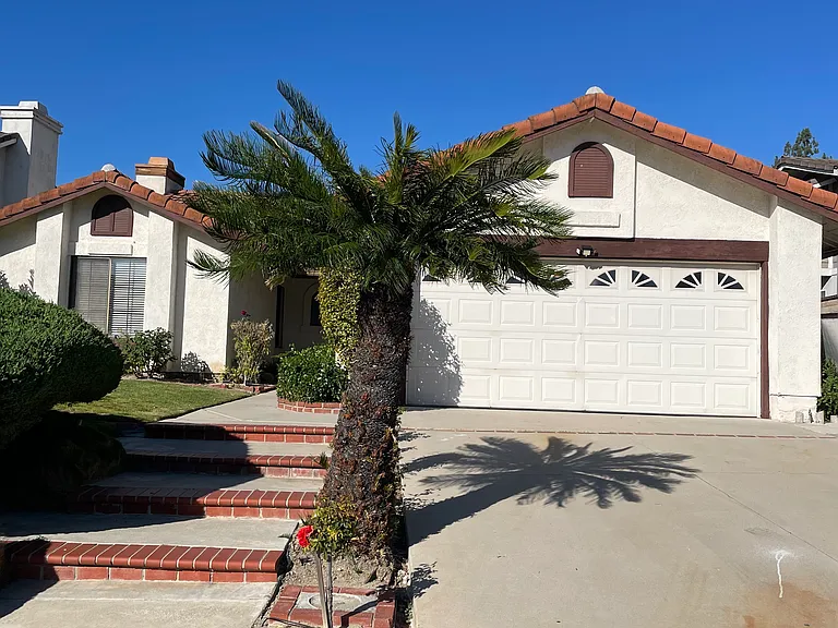 1214 Vassar Ln — Photo 1
