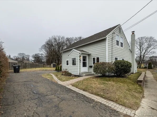 16 Old Point Road, Milford, CT 06460