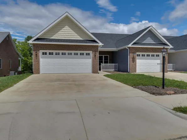 36 Fossil Dr, Stuarts Draft, VA 24477