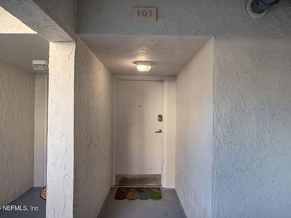 2nd image of 10 N 11TH Avenue N #101